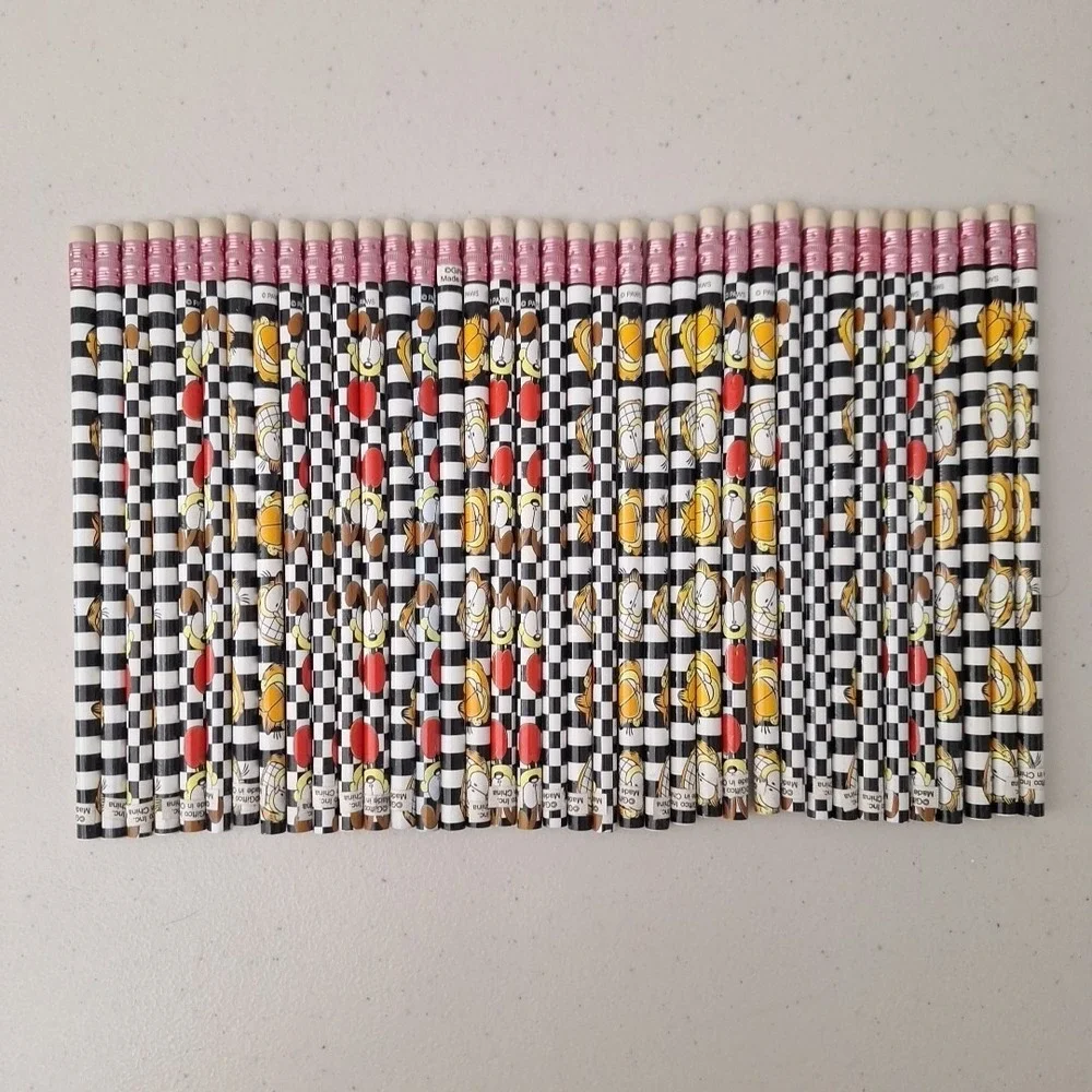 Vintage 1978 Garfield PENCIL LOT OF 37 Unused Loose Pencils- 37 Regular Size NEW